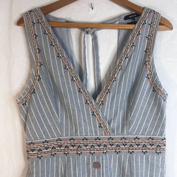 Miss Me Sleeveless Linen Blend Dress Embroidered Striped Low Back Size MD Boho - Picture 3 of 9
